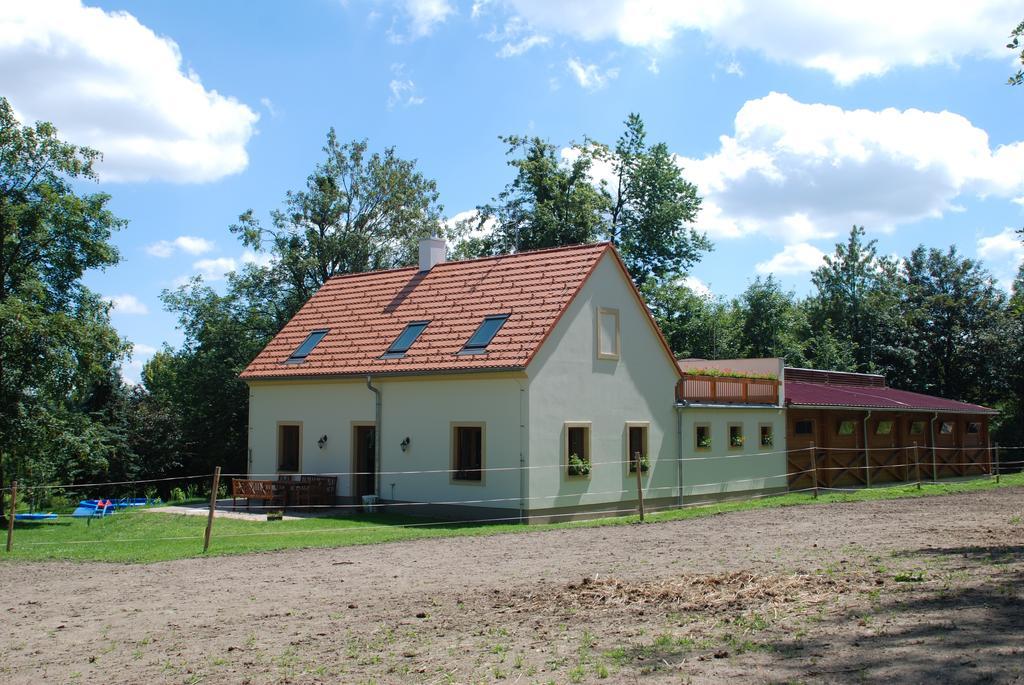 Apartamento Penzion Stáj Návary Exterior foto