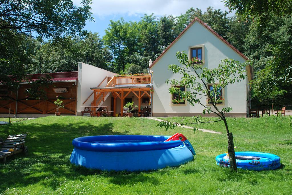 Apartamento Penzion Stáj Návary Exterior foto